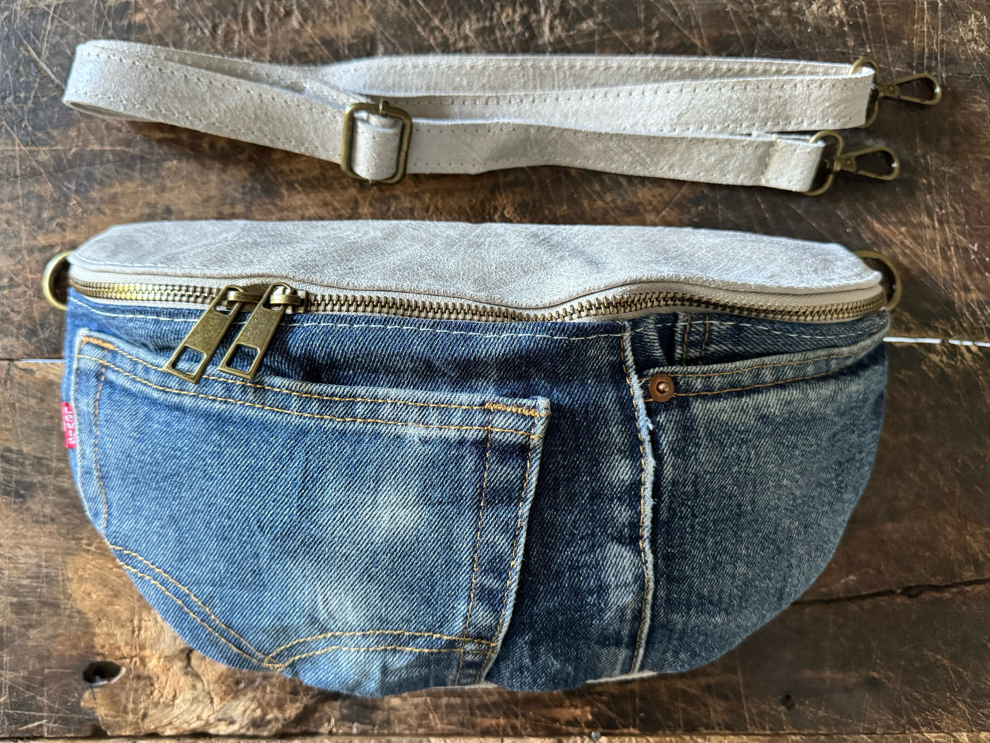 Crossbodybag aus Levi’s Jeans