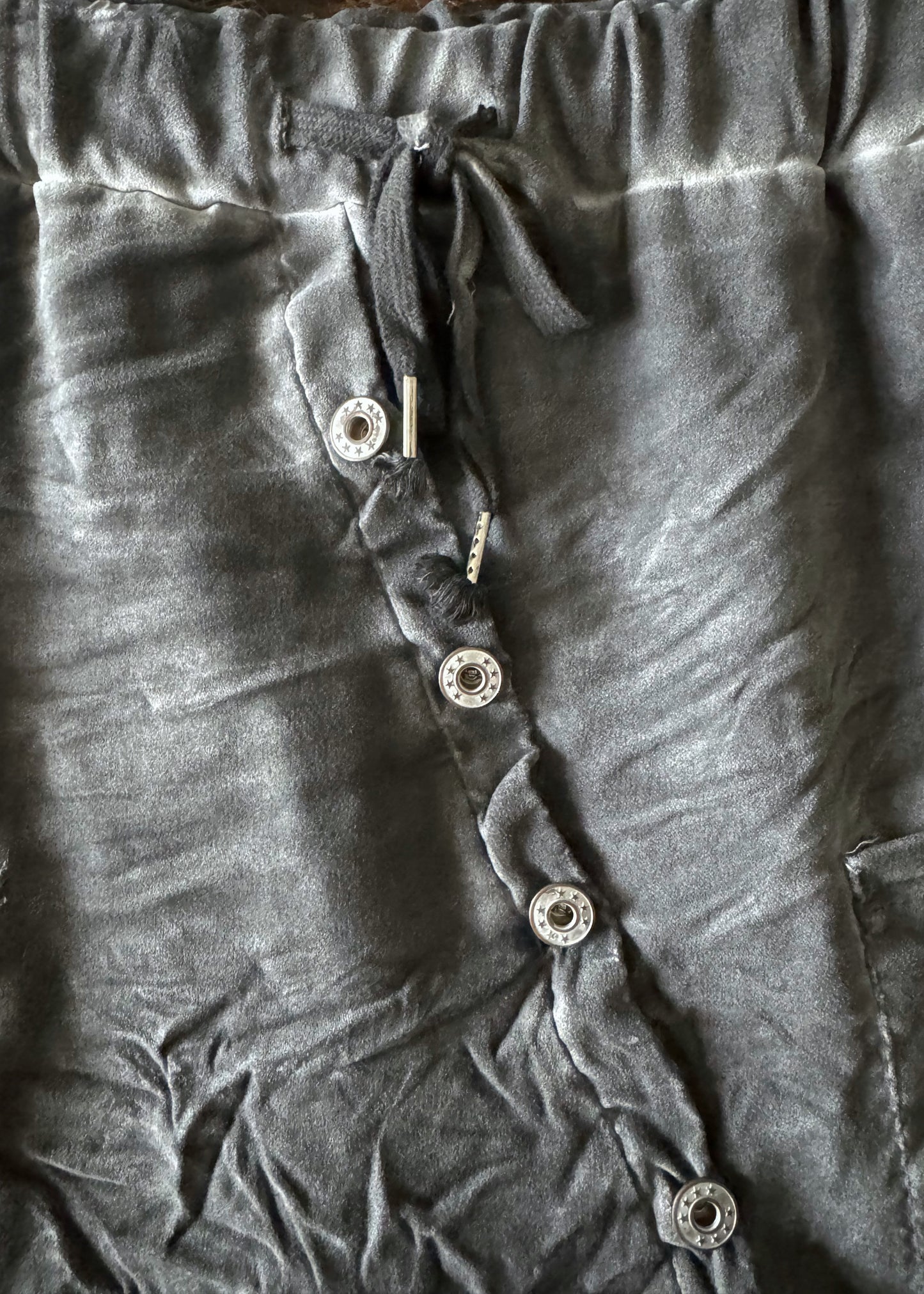 Baggy aus Wildlederimitat