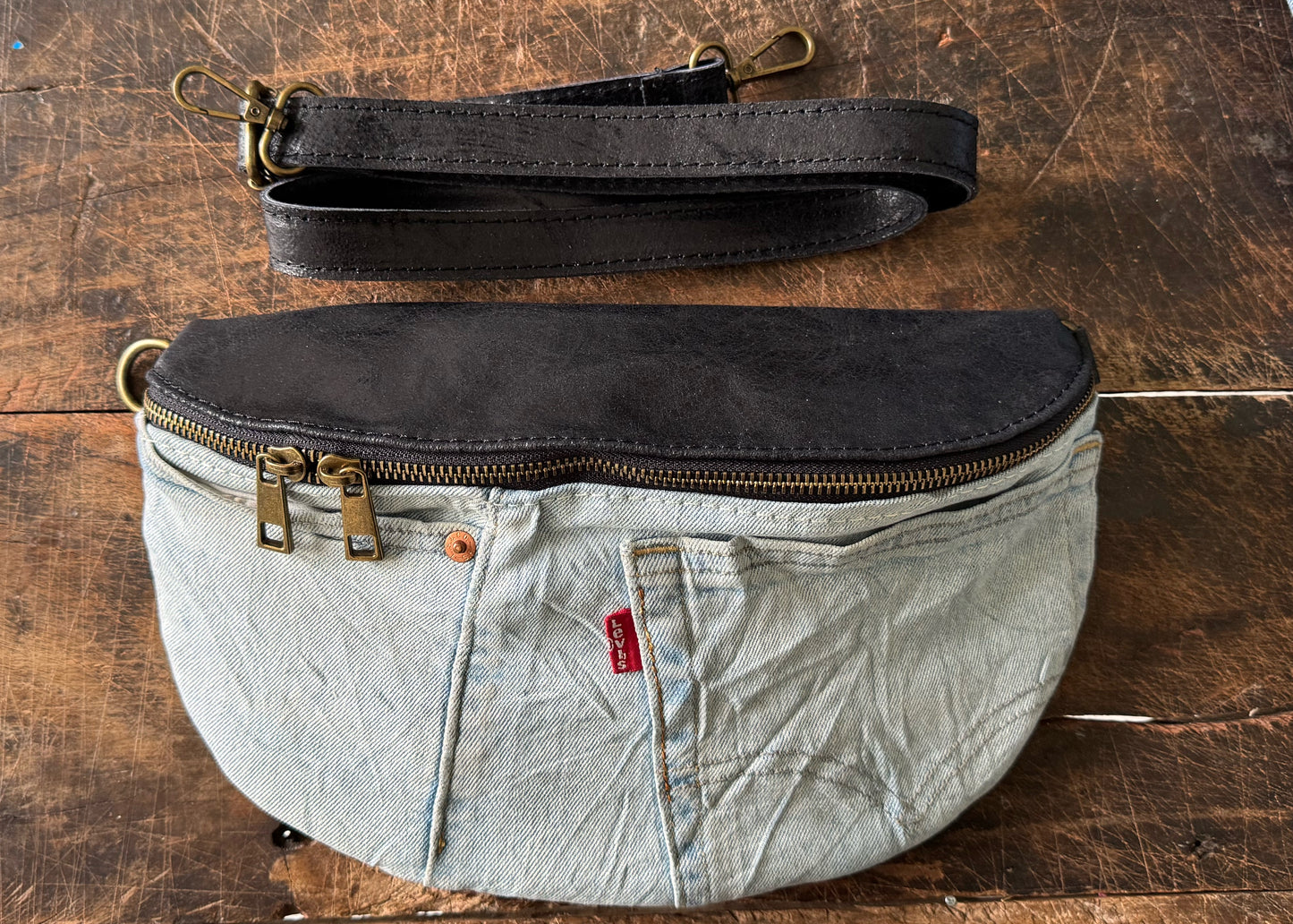 Crossbodybag aus Levi’s Jeans