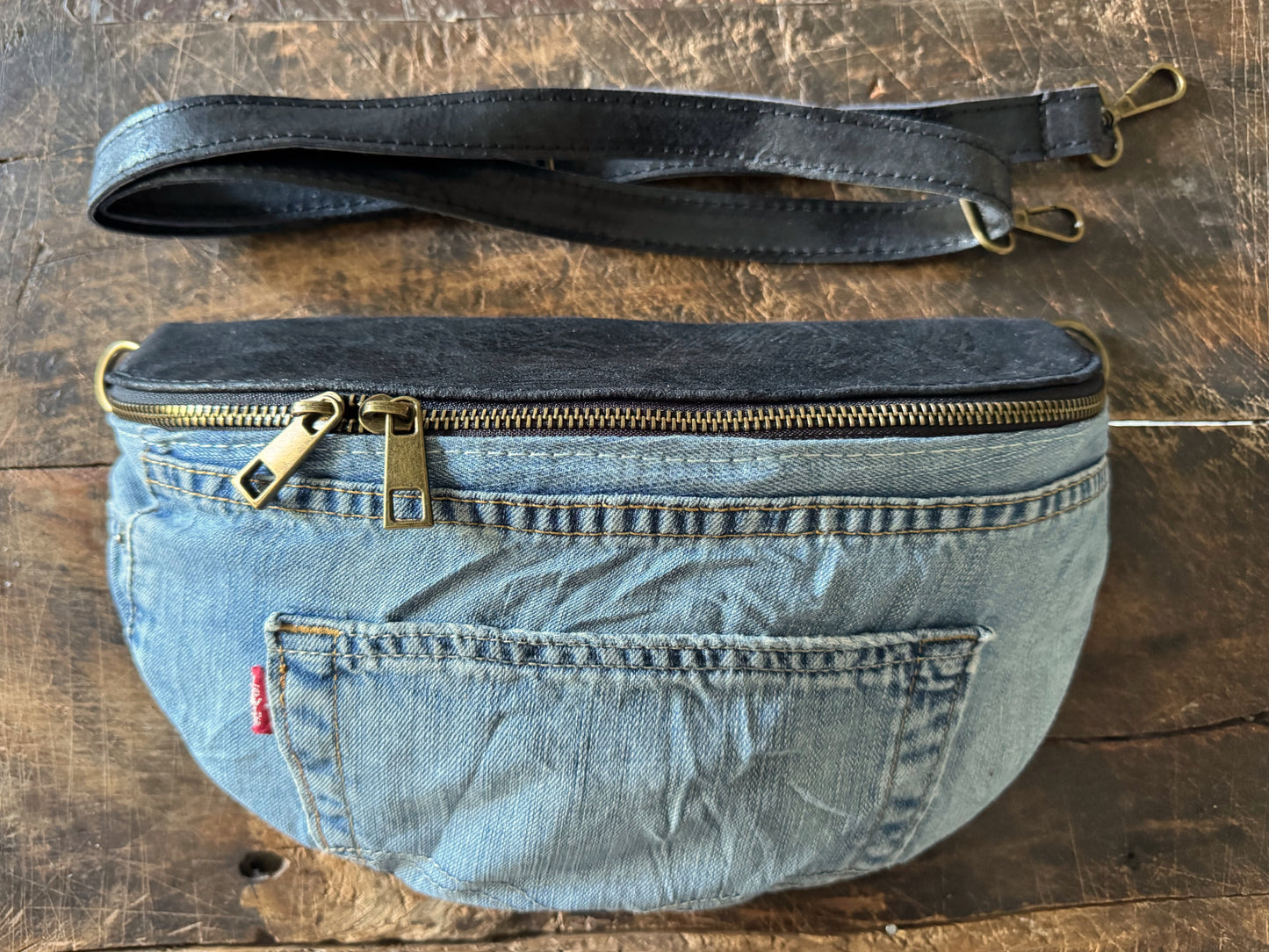 Crossbodybag aus Levi’s Jeans