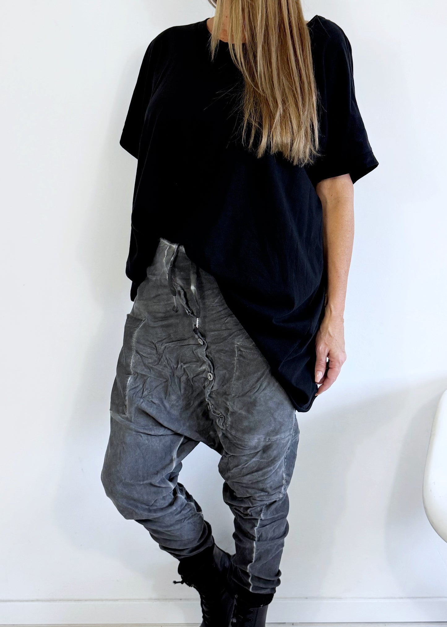 Baggy aus Wildlederimitat