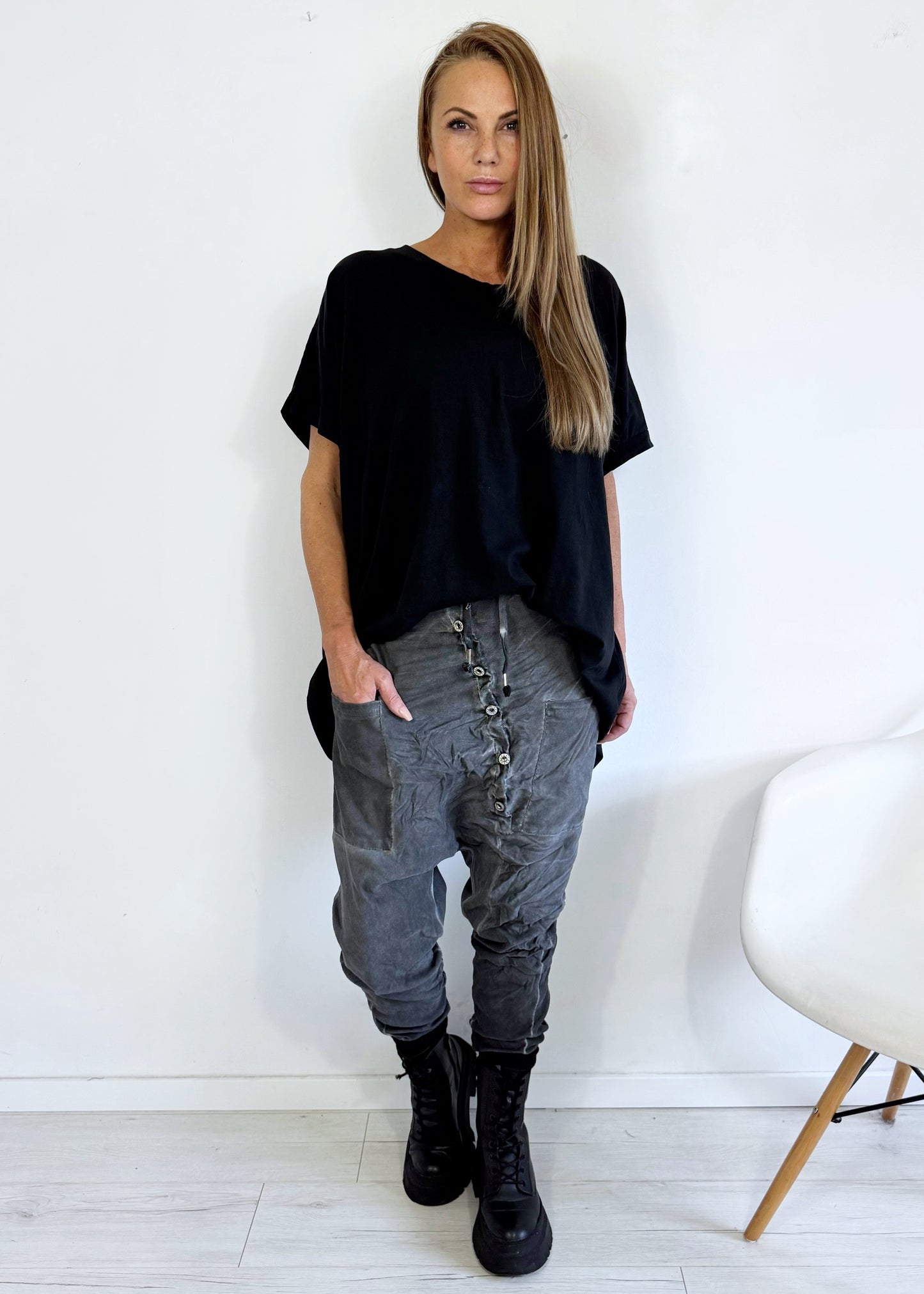 Baggy aus Wildlederimitat