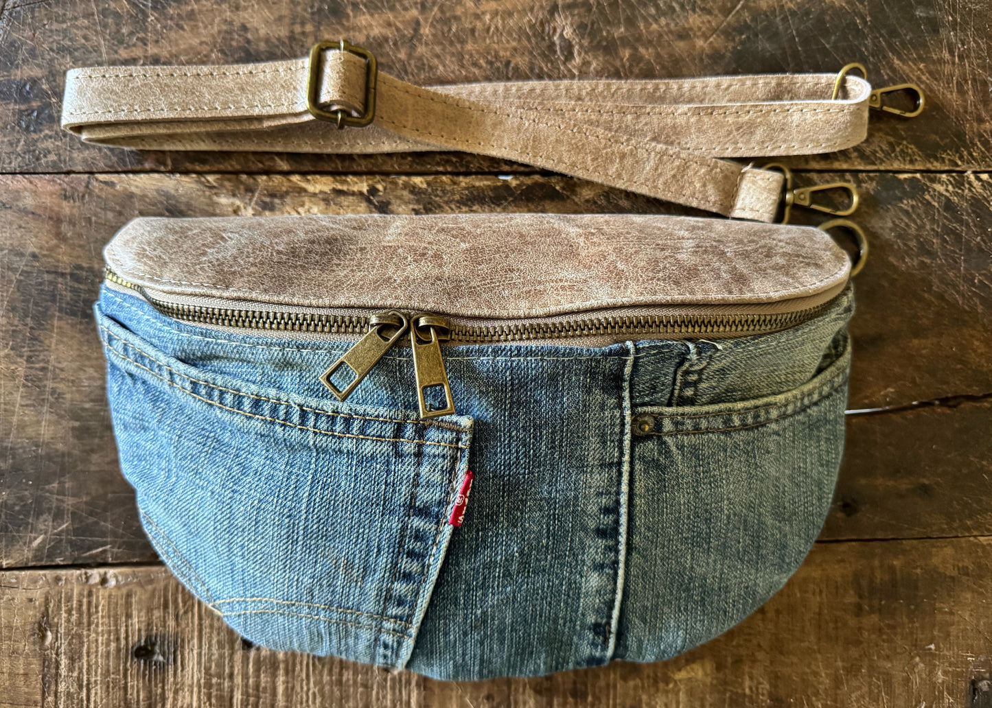 Crossbodybag aus Levi’s Jeans