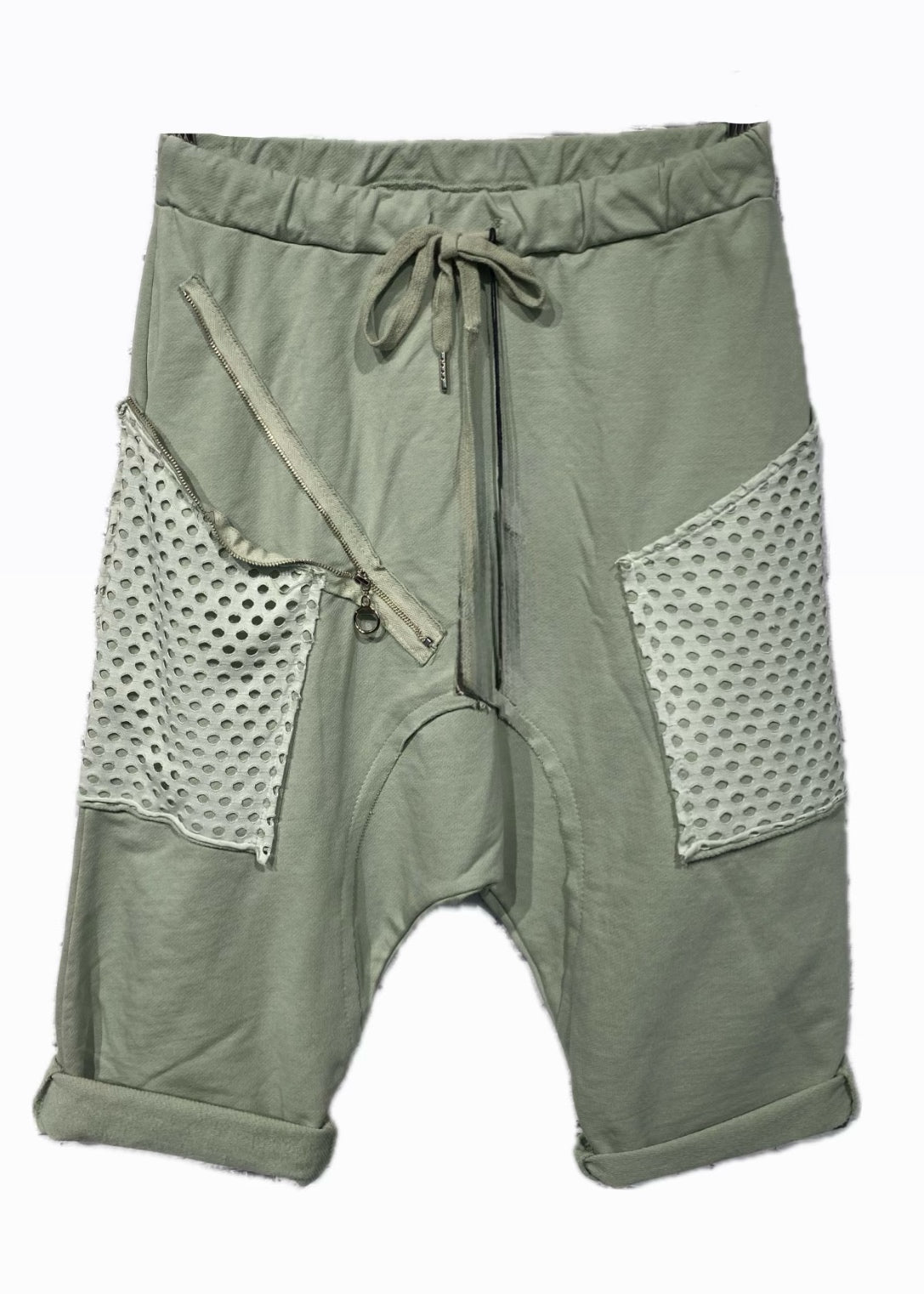 Kurze Baggy im Utility-Styl