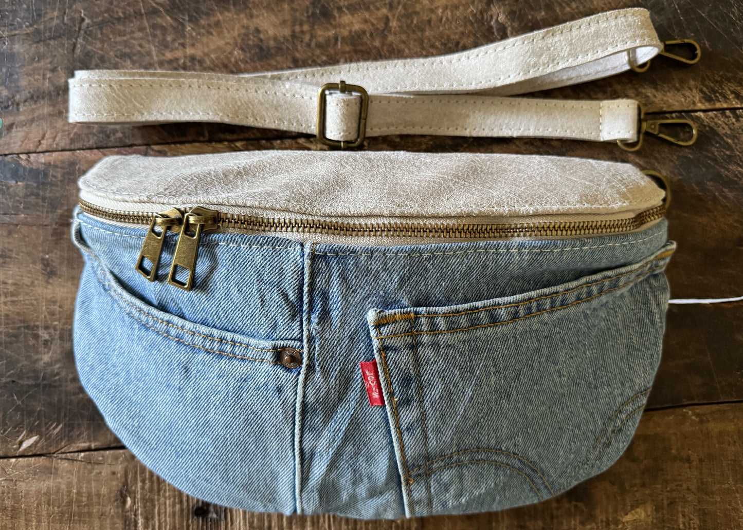 Crossbodybag aus Levi’s Jeans