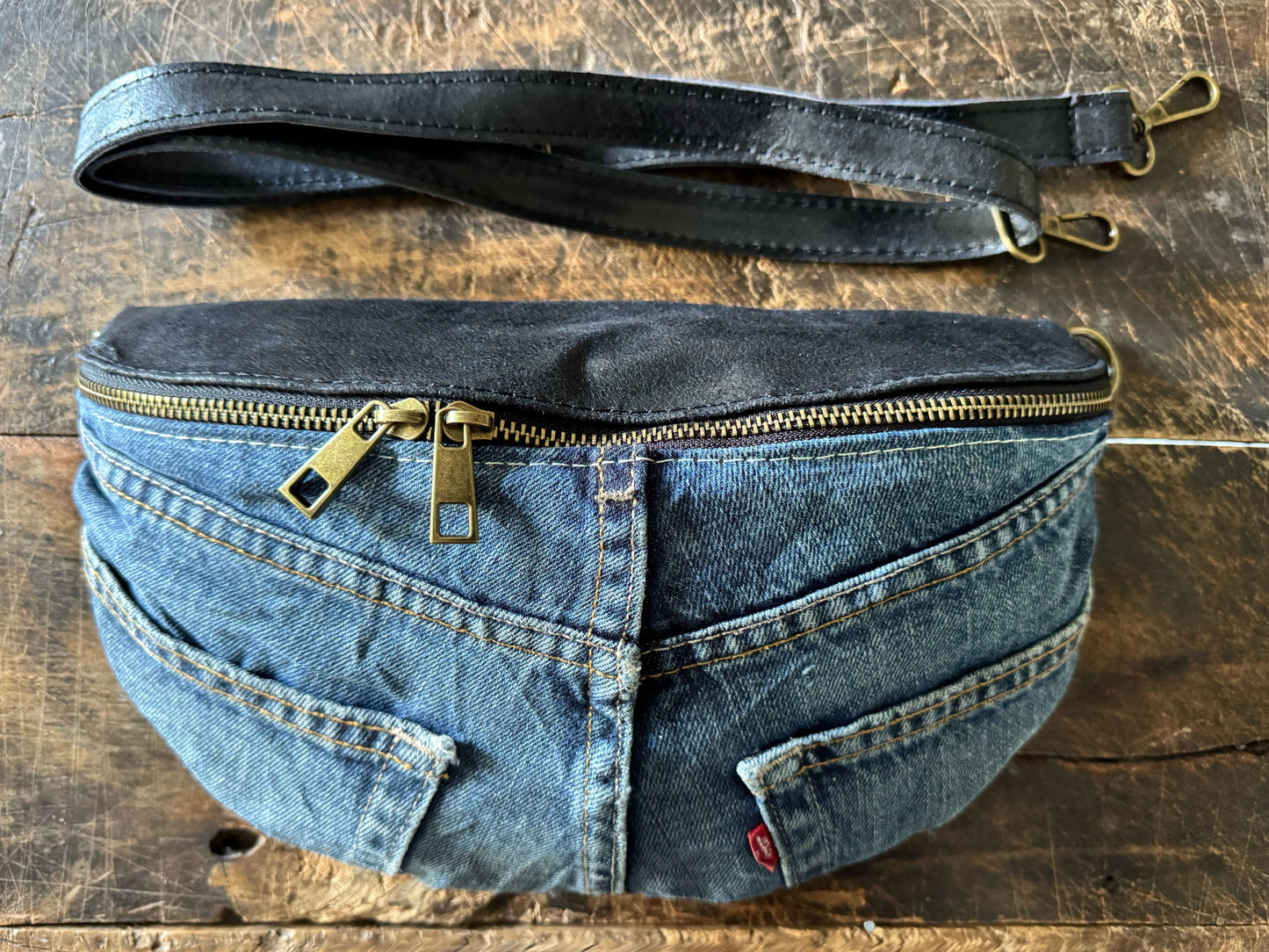 Crossbodybag aus Levi’s Jeans