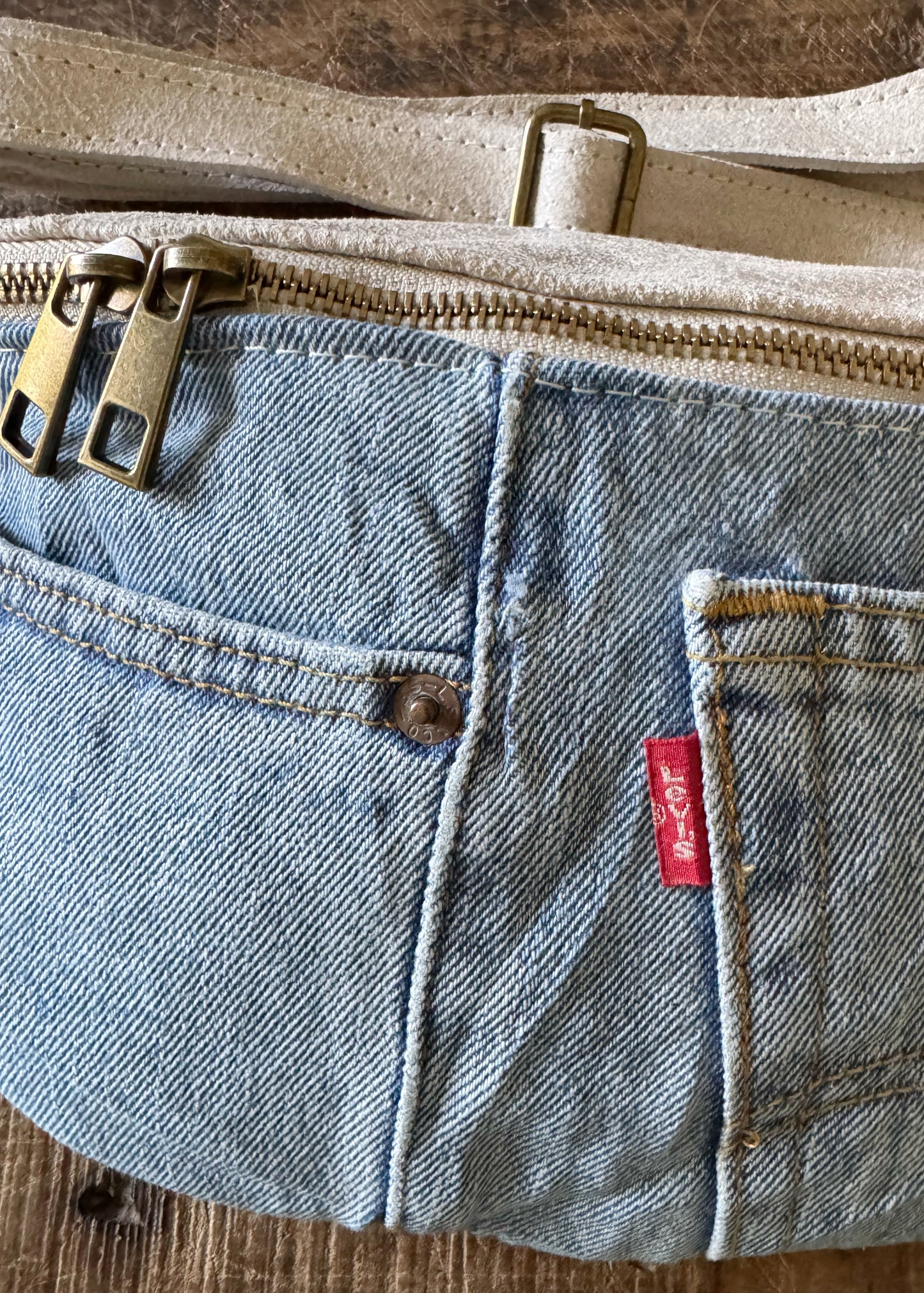 Crossbodybag aus Levi’s Jeans
