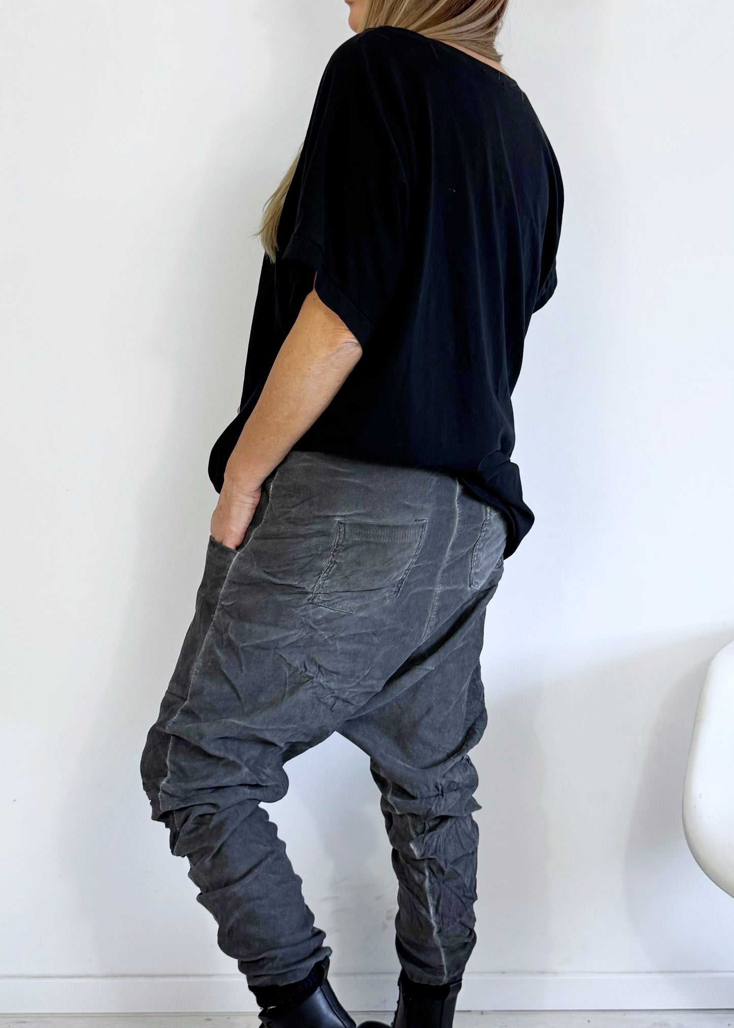 Baggy aus Wildlederimitat