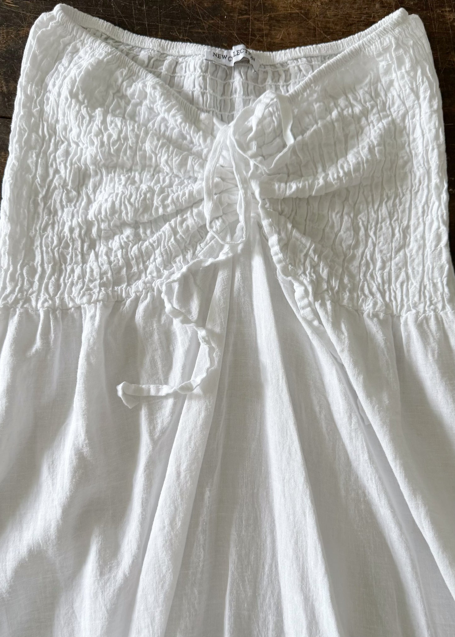Bandeau-Midikleid mit Raffdetails und Spitze