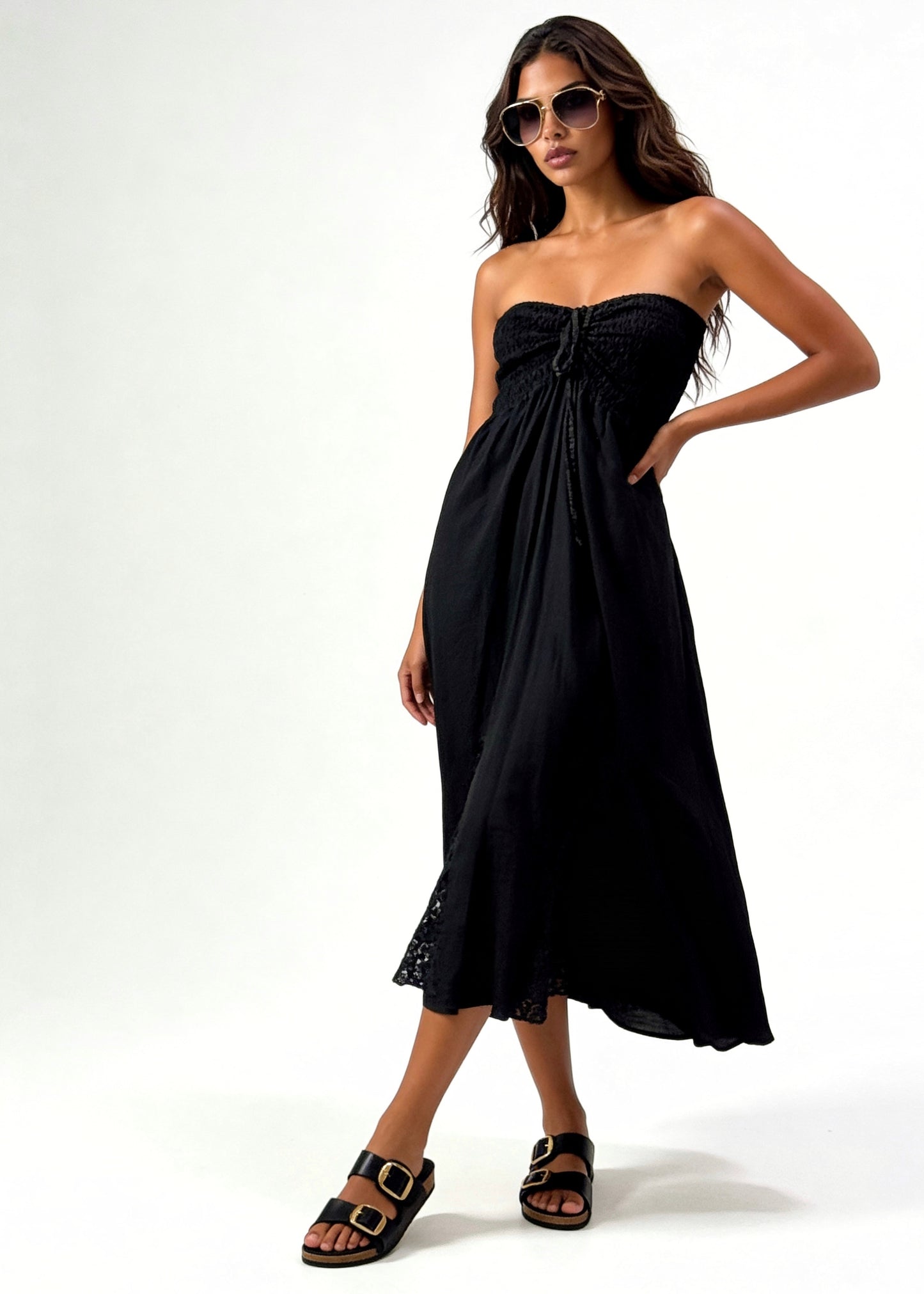 Bandeau-Midikleid mit Raffdetails und Spitze